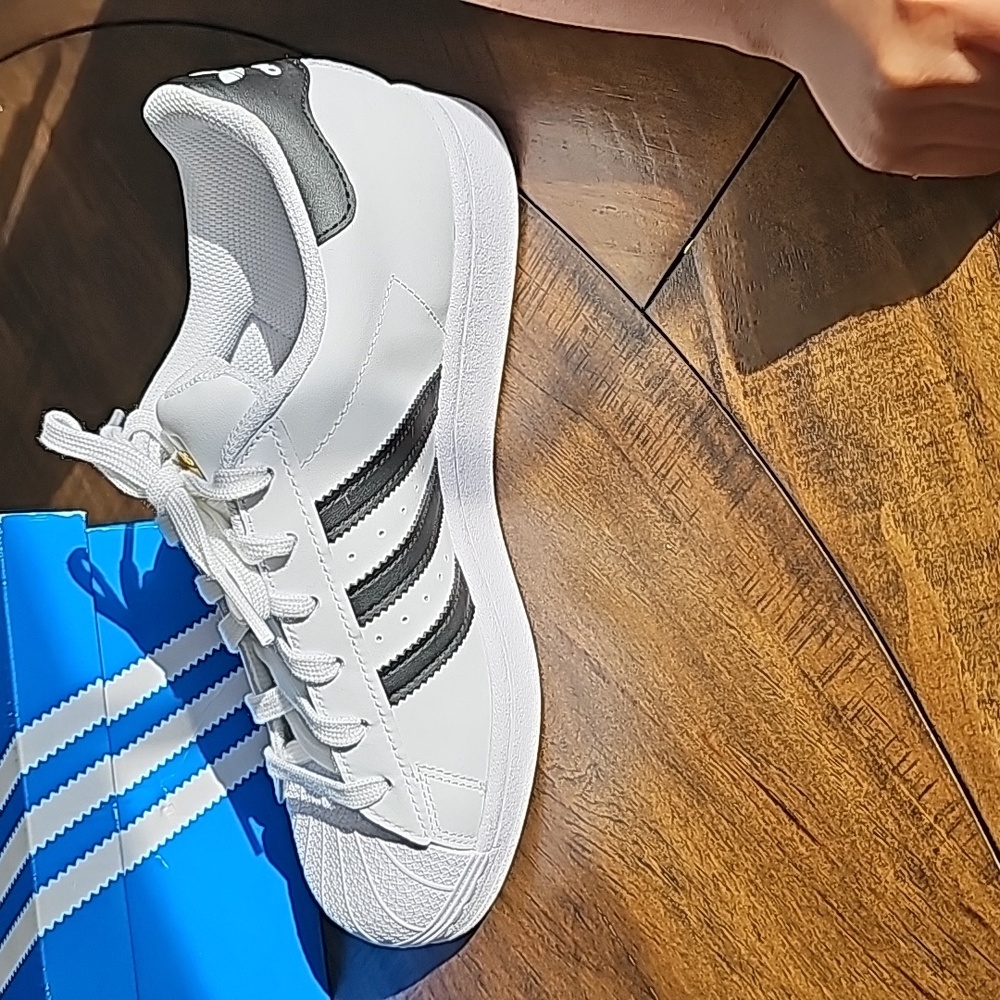 Shell Toe Adidas - Picture 4 of 8